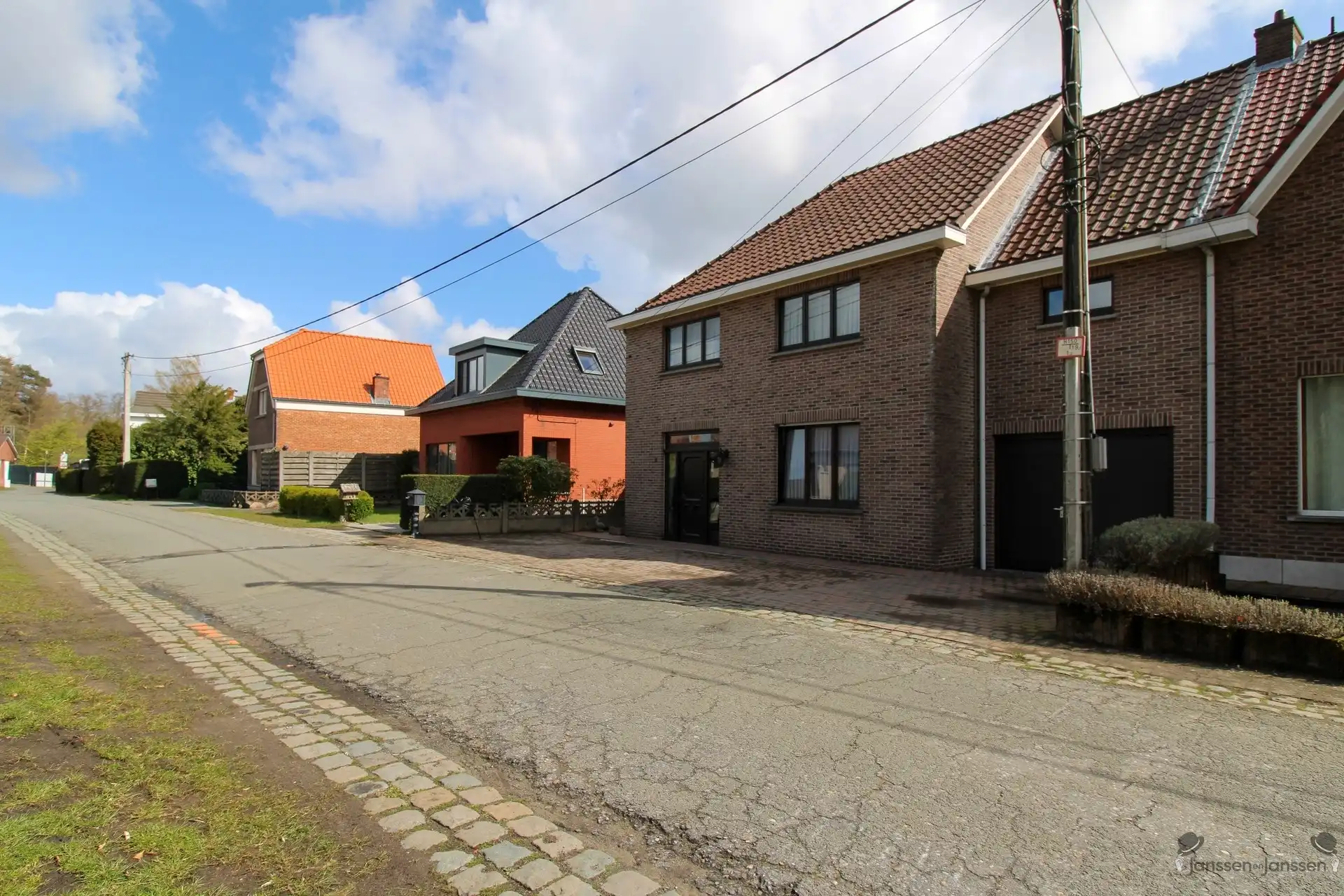 Charmante woning Te Koop foto 2
