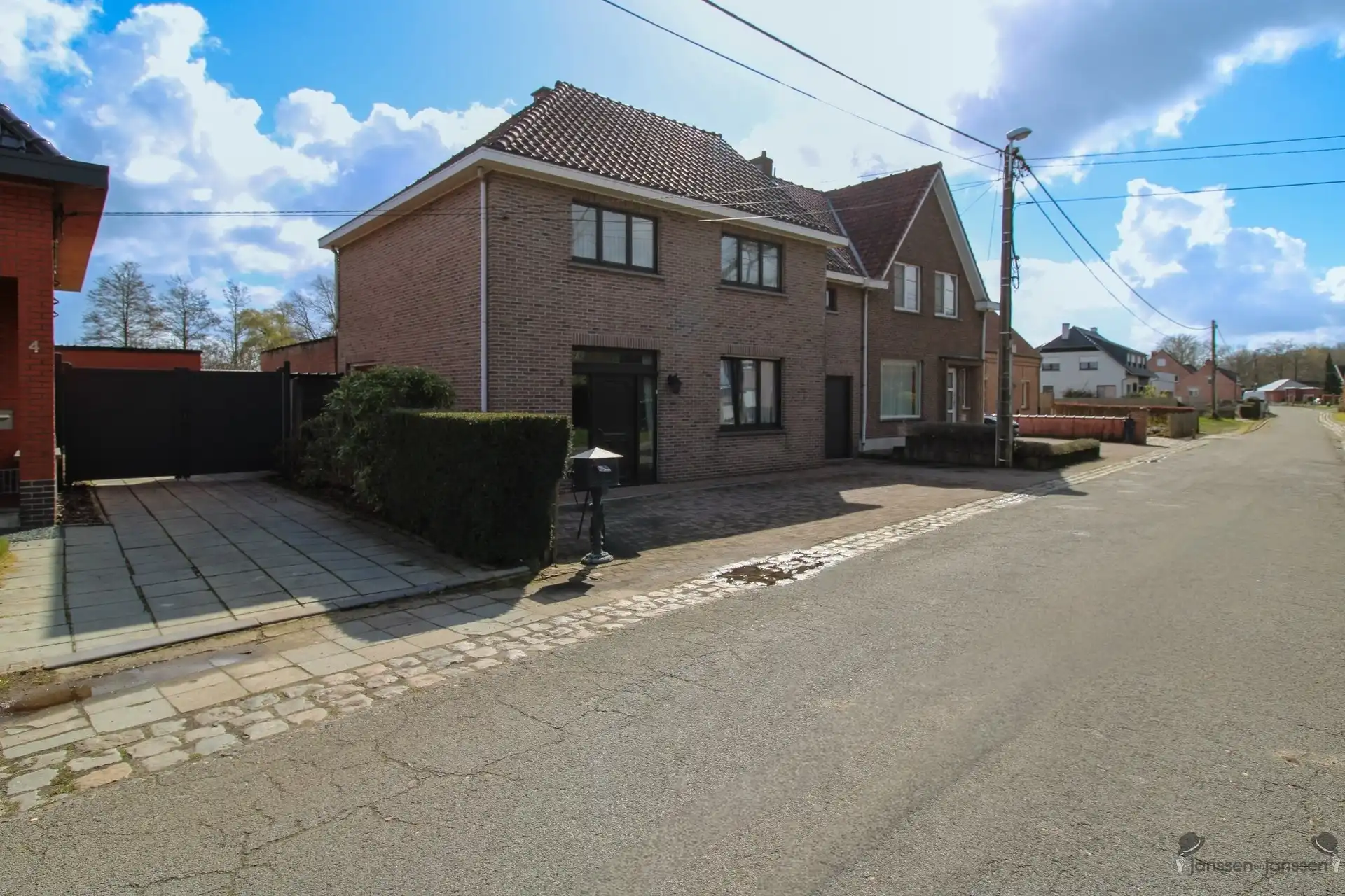 Charmante woning Te Koop foto 2