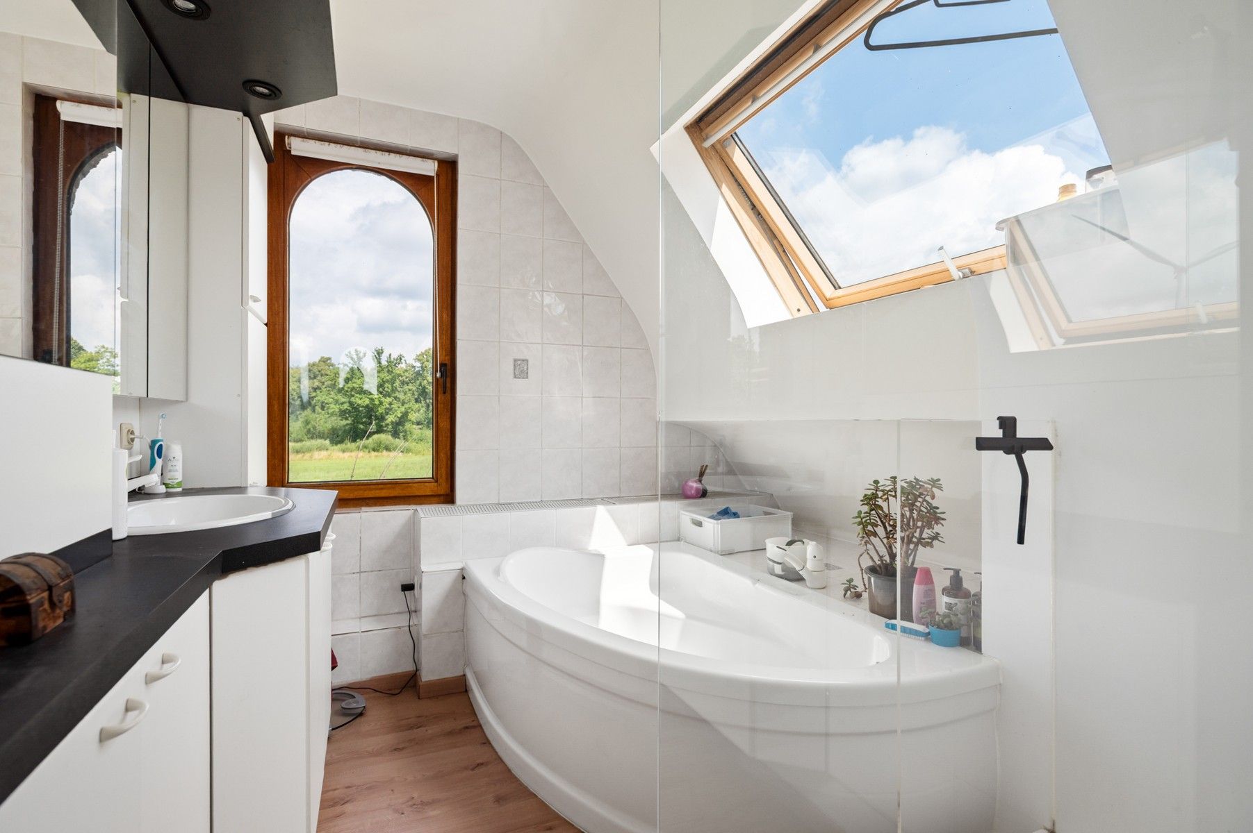 Charmante woning met potentieel op een strategische ligging foto 15