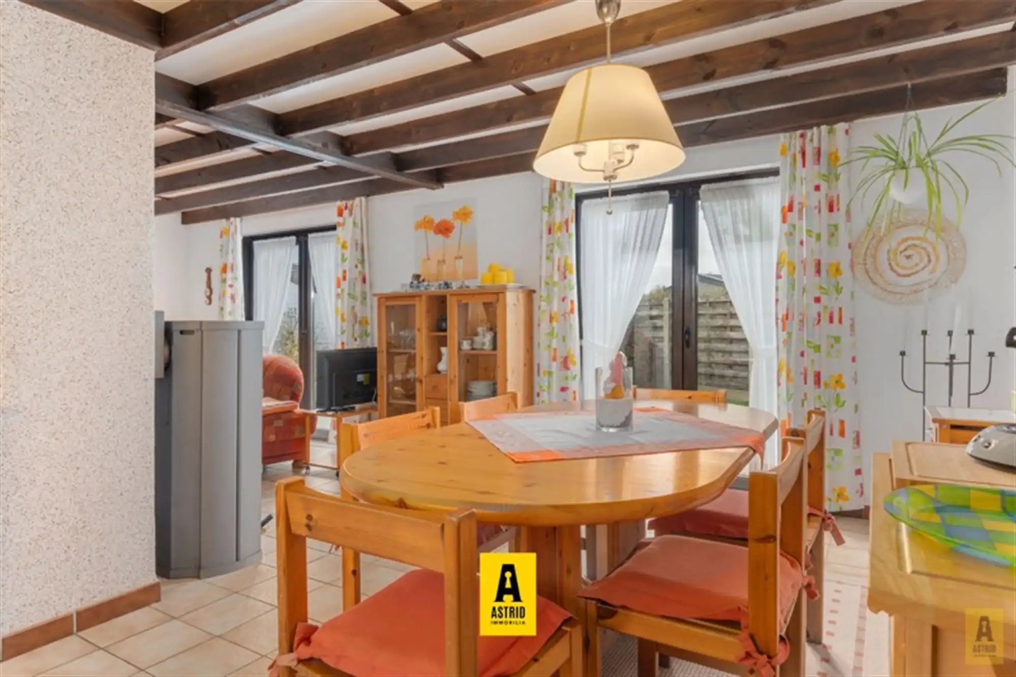 Instapklaar vakantiehuisje (3 slpks) met parkeerplaats vlakbij zee! foto 9