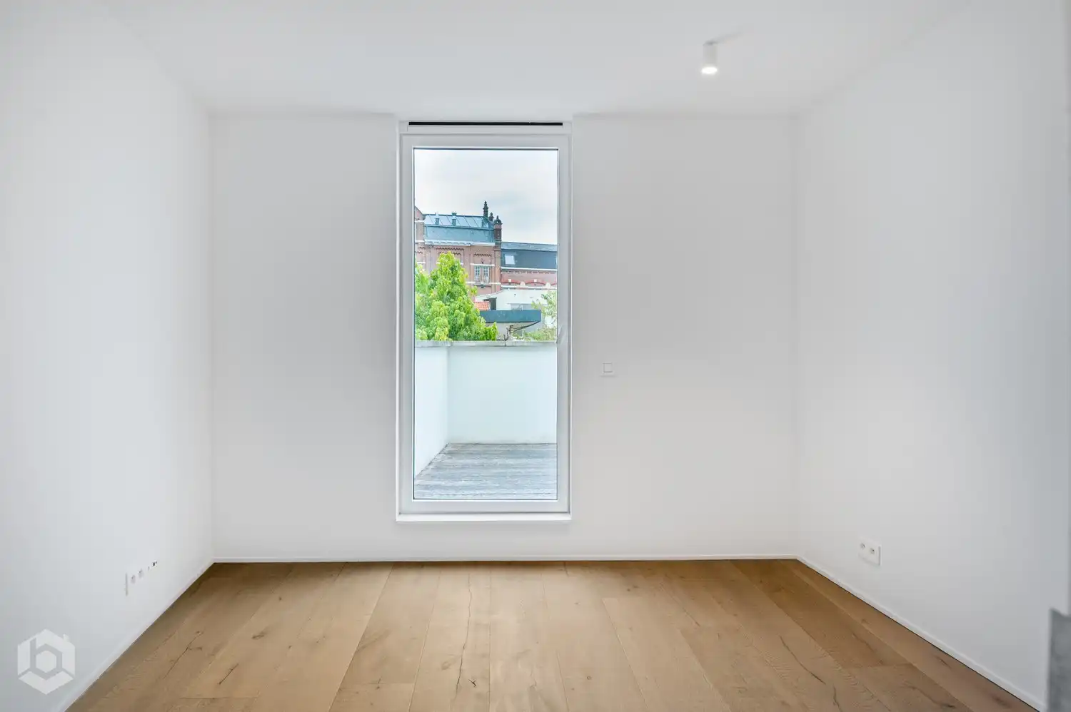Prachtige woning met 2 SLPKRS en stadstuin in centrum Mechelen foto 14