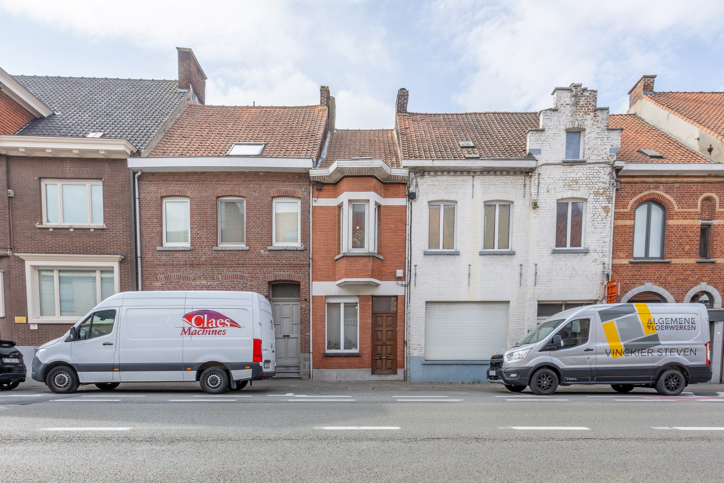 Ideale starterswoning met 4 slaapkamers foto {{pictureIndex}}
