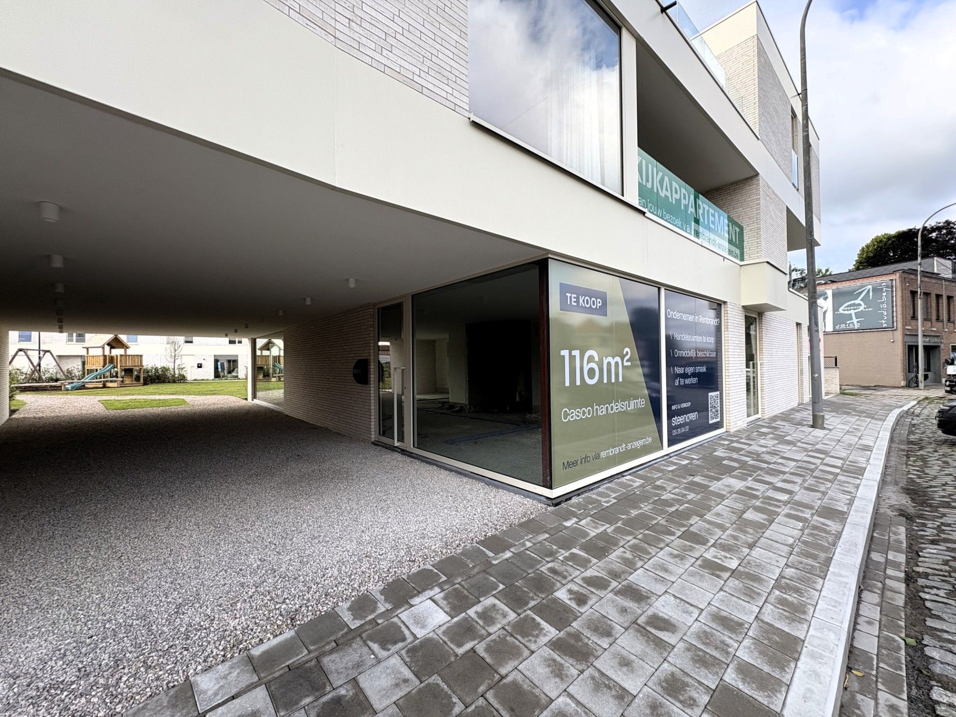 Uitstekend gelegen handelspand van 116 m² foto 2