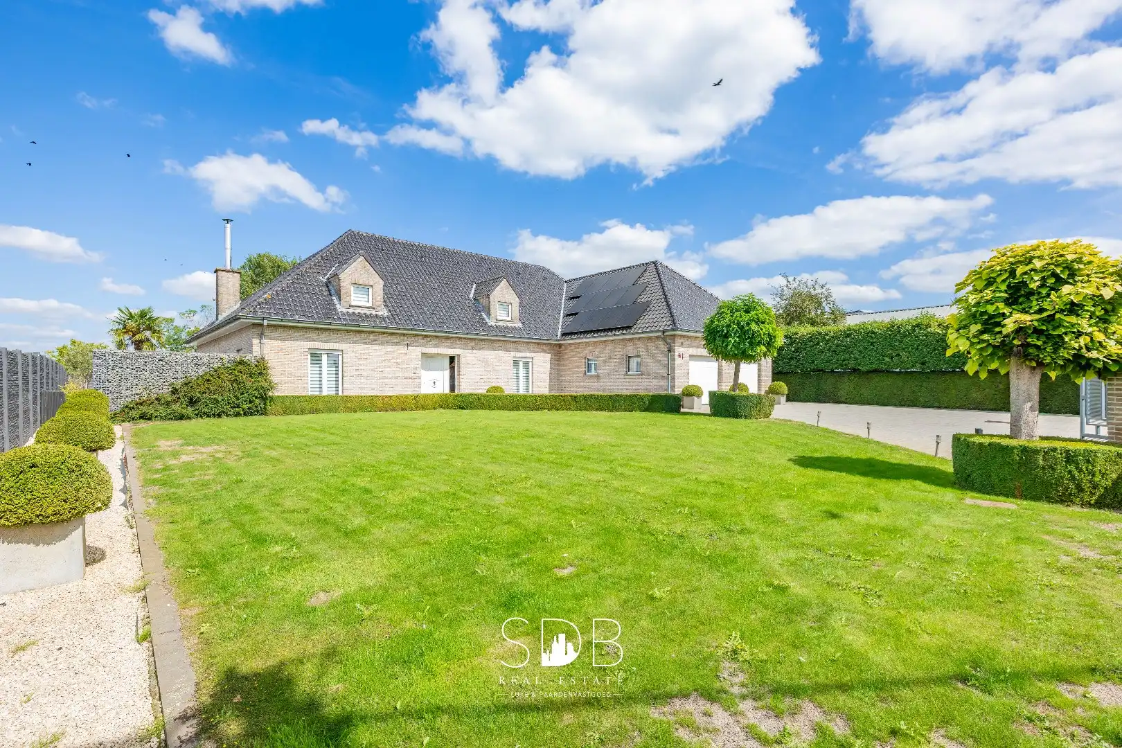 Hedendaagse villa met dubbele garage, zwembad en magazijn op 2.937m² foto 15