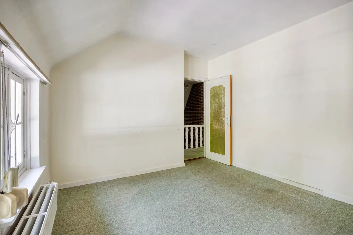 Charmante te renoveren cottagewoning met 3 slaapkamers en garage op 678m2! foto 18