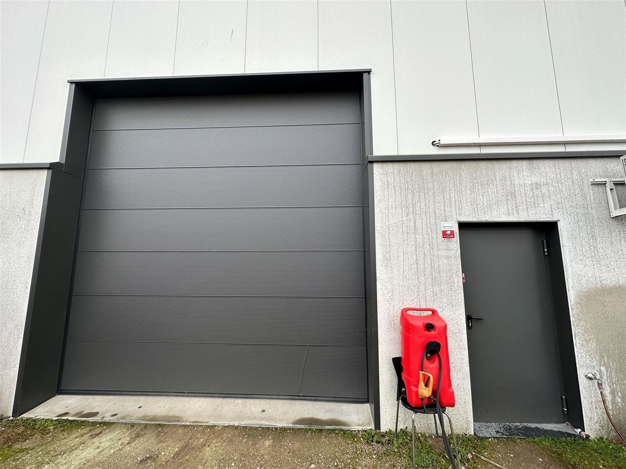KMO-unit met kantoorruimte en toonzaal foto 36