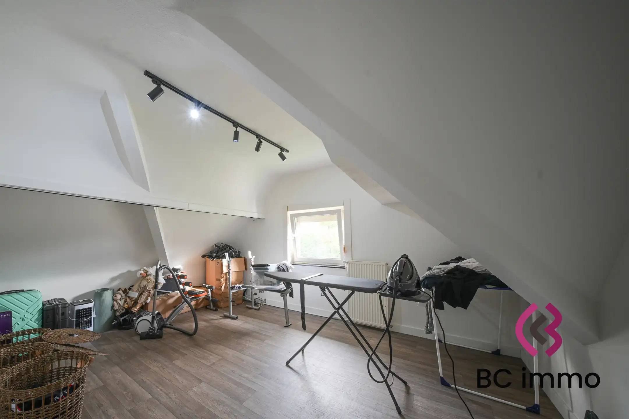 Statige villa met 5 slaapkamers op ruim hoekperceel en uitstekende zichtlocatie in Genk foto 16