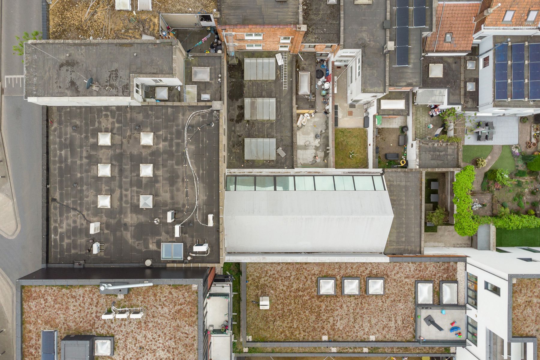 Instapklaar kantoorgebouw te koop in Merksem foto 58