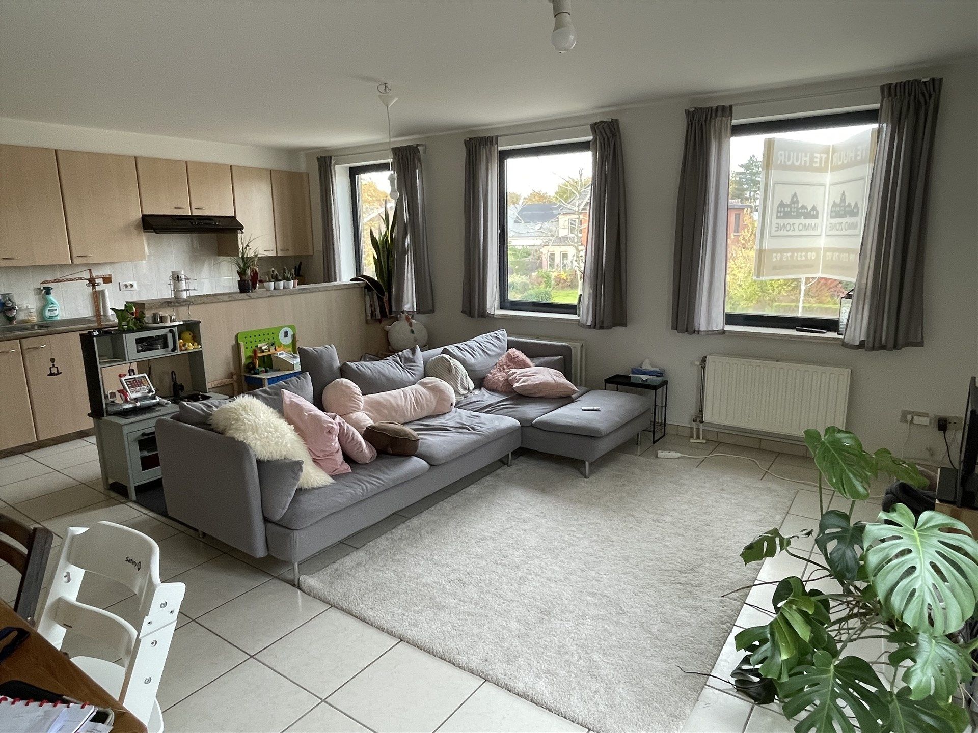 Gunstig gelegen 2 slaapkamer duplex appartement met garage.  foto 4