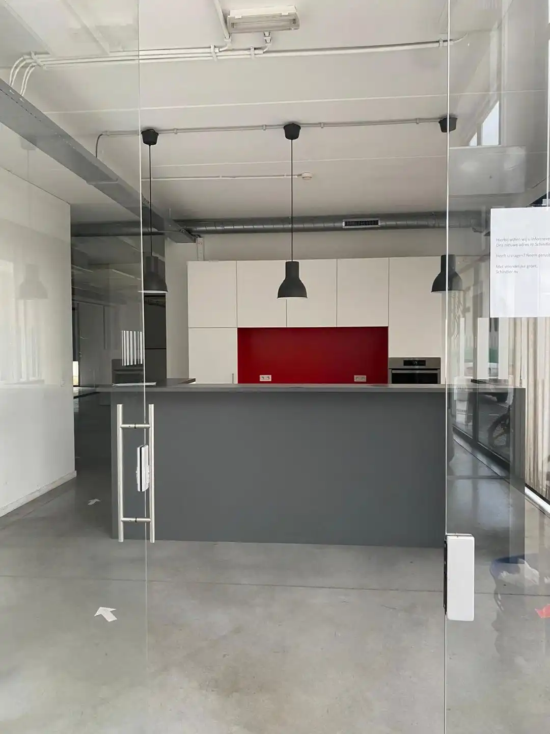 Kantoorruimte 310m² met aansluitend magazijn 216m²  in Burcht foto 12