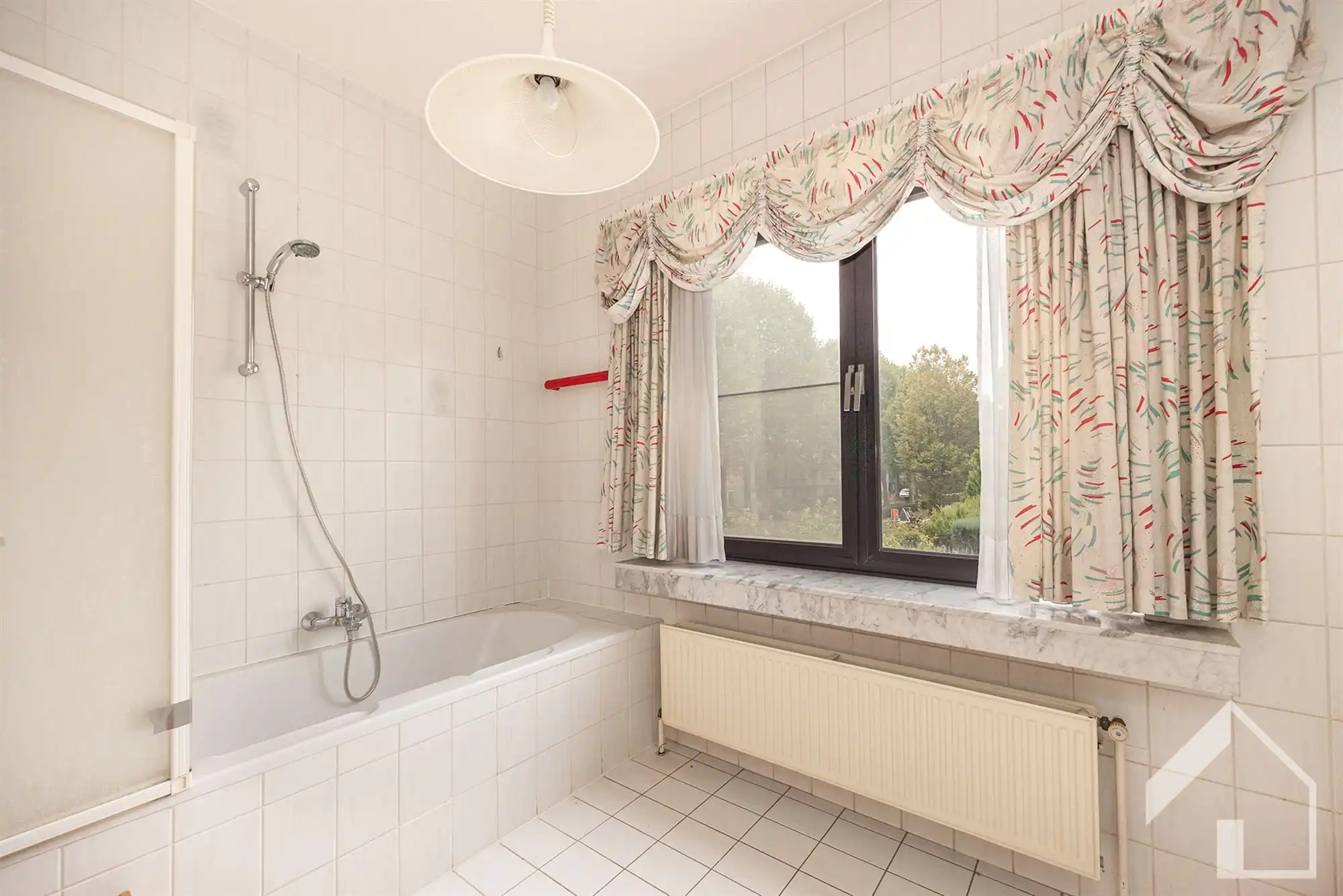 Goed gelegen appartement met garagebox foto 16