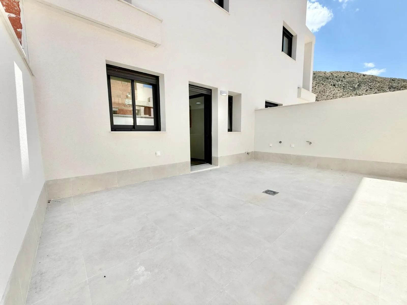 Wonen met stijl onder de Spaanse zon – moderne nieuwbouwwoningen in het hart van de Costa Blanca foto 11