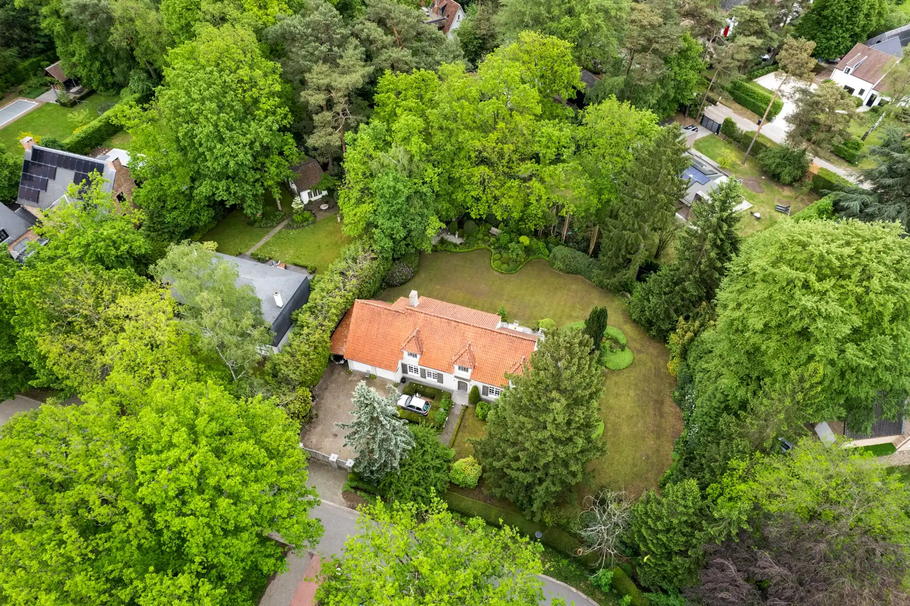 Hoofdfoto van de publicatie: Elegante villa op een uitstekende ligging