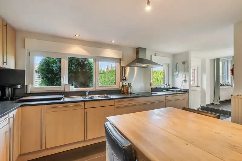 Uniek gelegen gezinswoning met bijgebouw op 8are foto 11