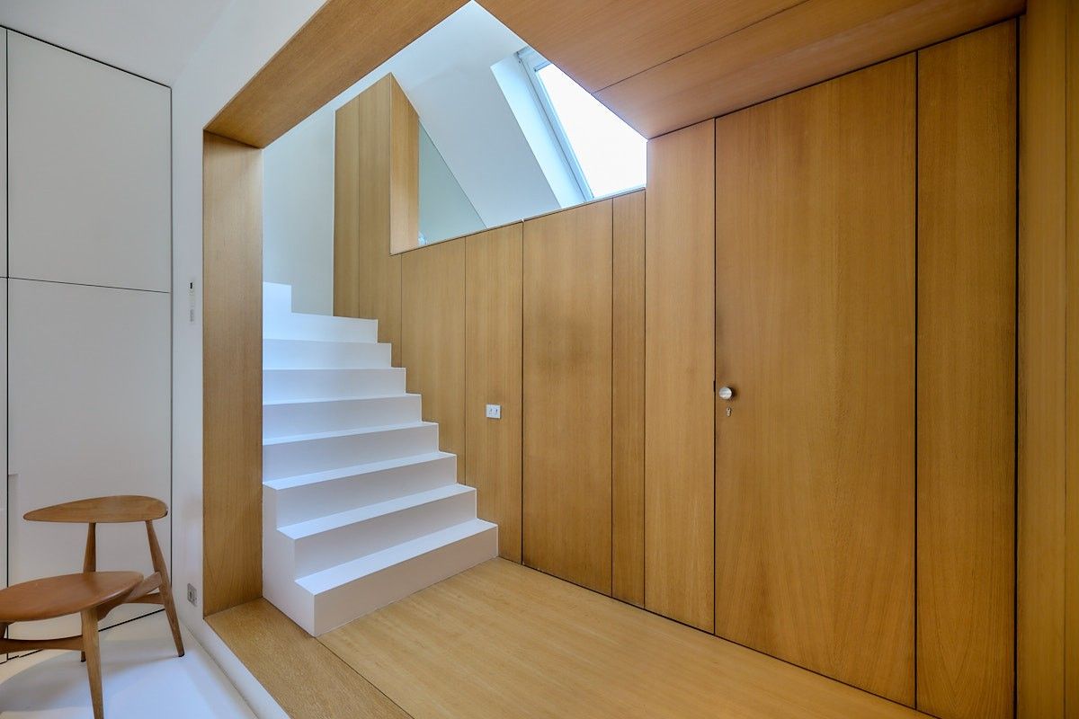 Buitengewone interbellum architecten-burgerwoning met tuin die omgevormd werd tot een hedendaagse luxueuze concept-woning. foto 34
