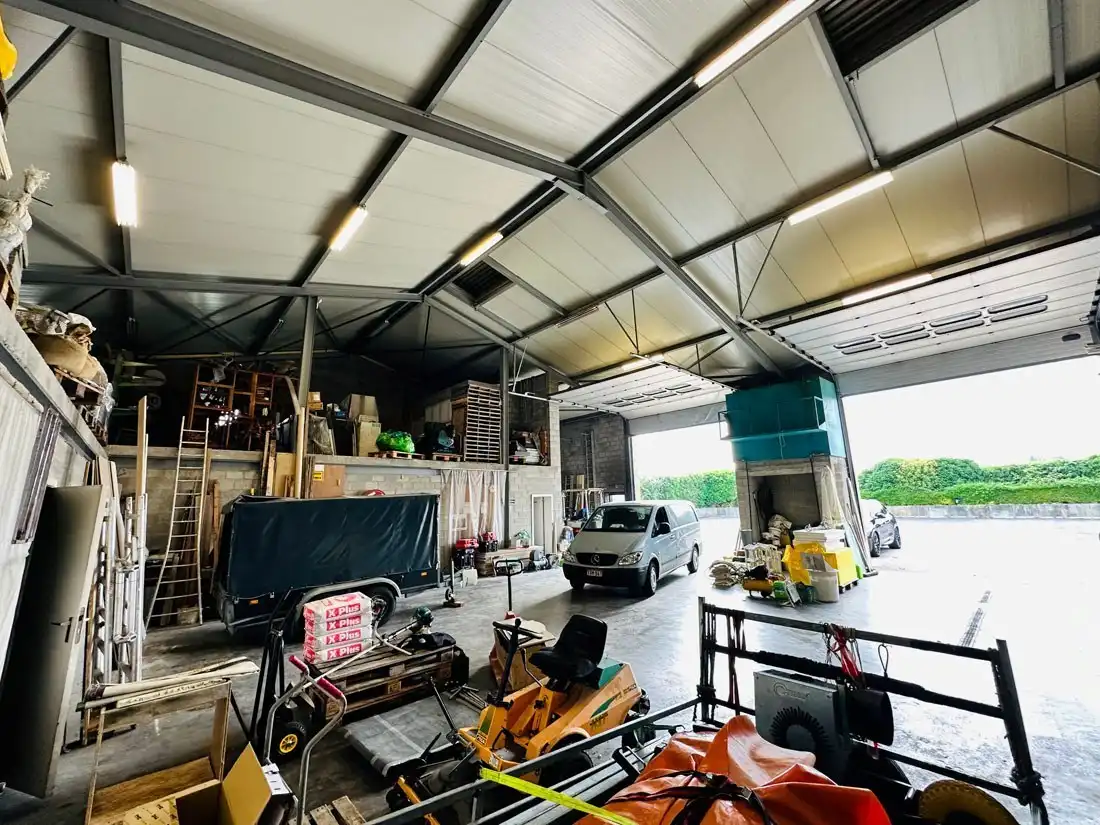 Ruim magazijn met kantoren met veel potentieel te Kuringen foto 19