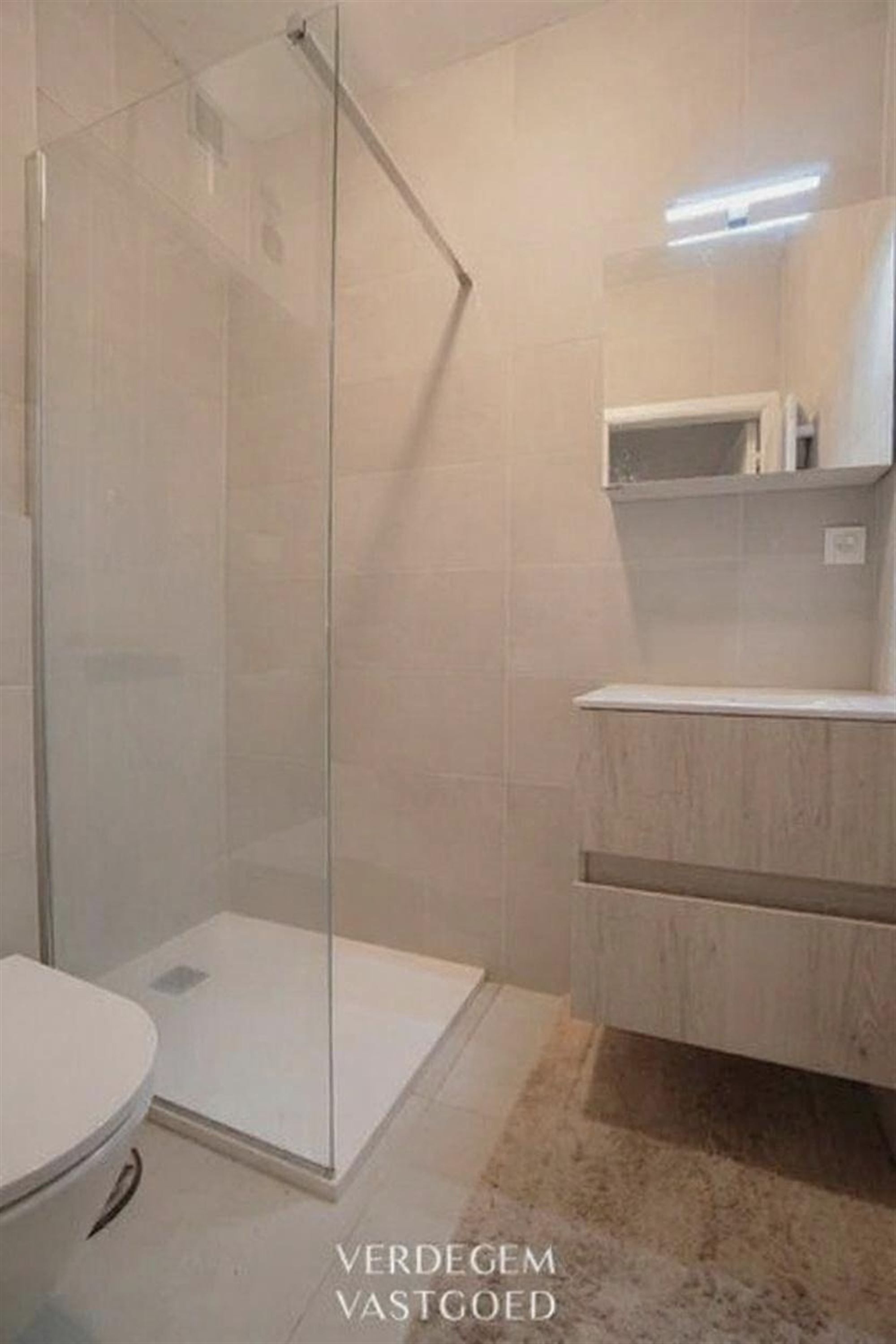 Gelijkvloers appartement met 2 slaapkamers en garage foto 5