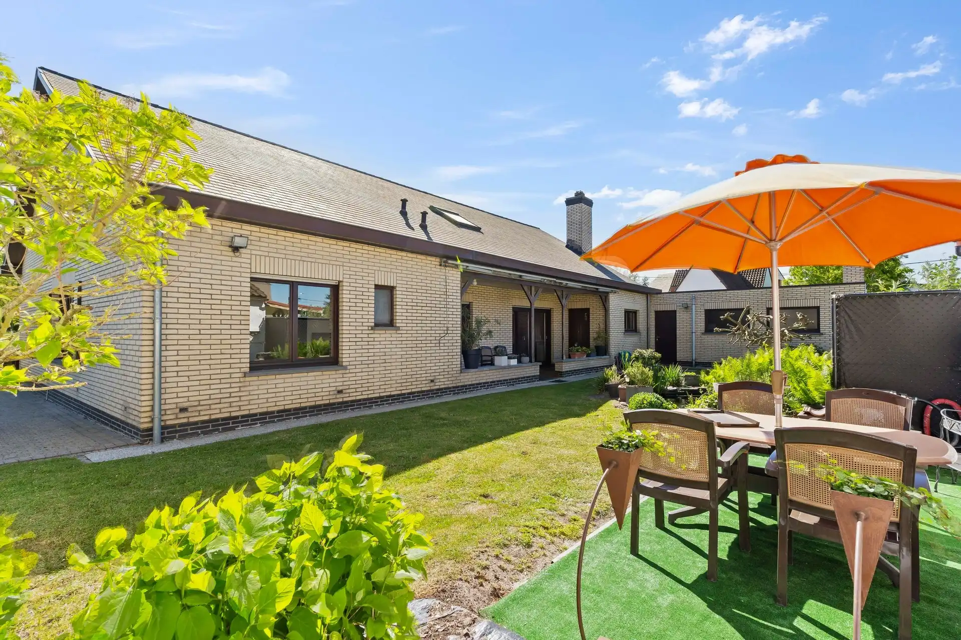 Zeer ruime bungalow met grote zolder, op een perceel van 520 m² met 2 garages, in een rustige straat nabij centrum Hamme foto 17