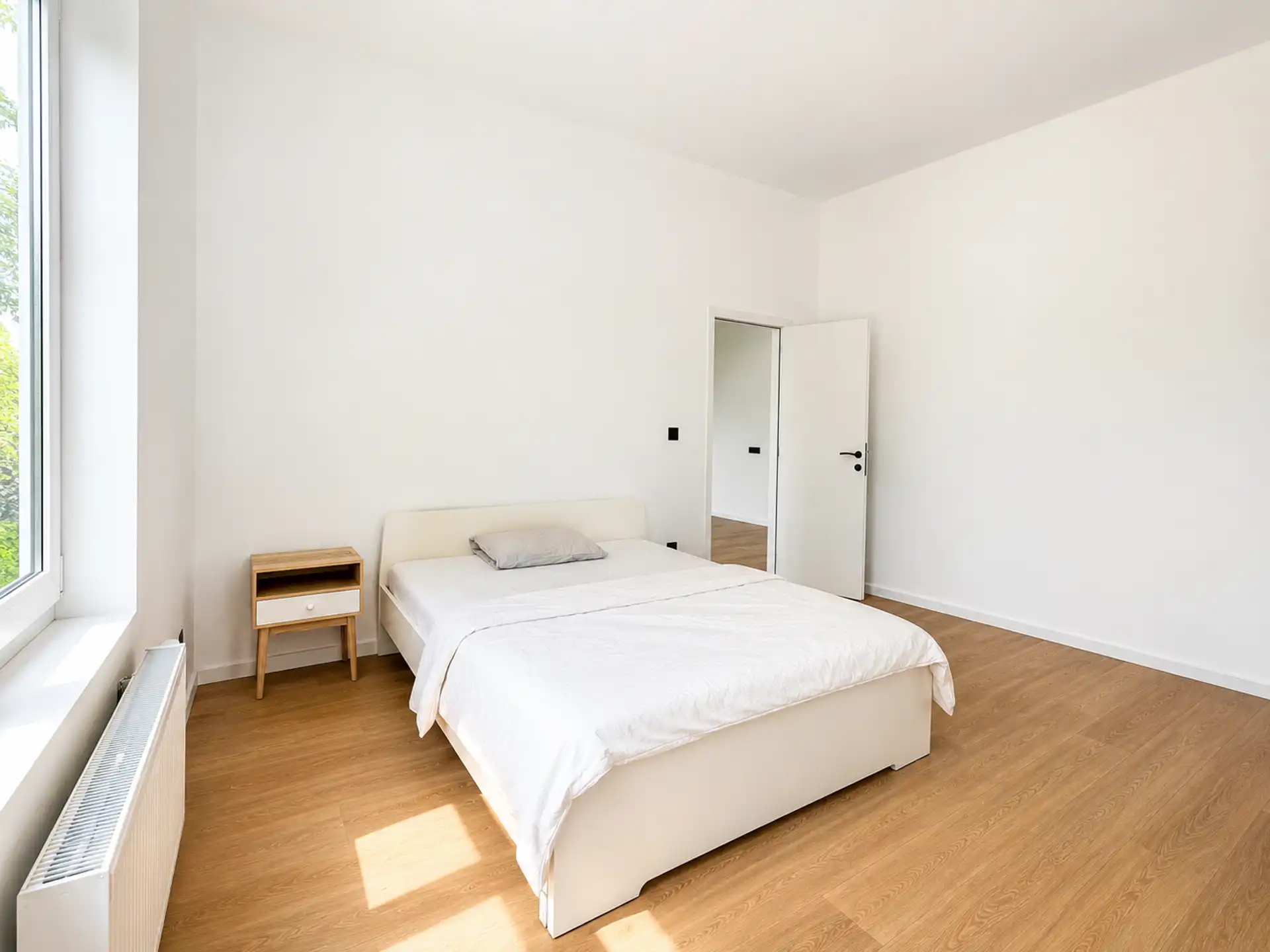 Lichtrijk hoekappartement in bruisend Oud-Berchem foto 8