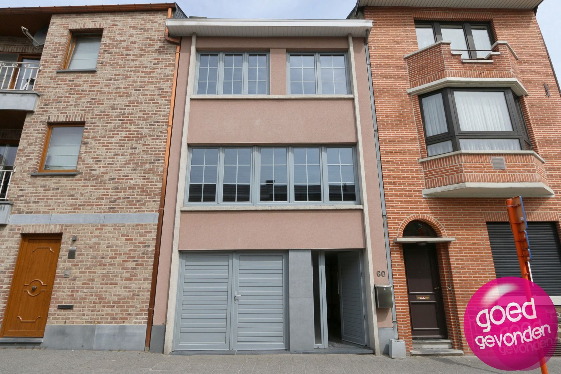 Woning - 3 slk - garage - terrassen - tuin - centraal  foto {{pictureIndex}}