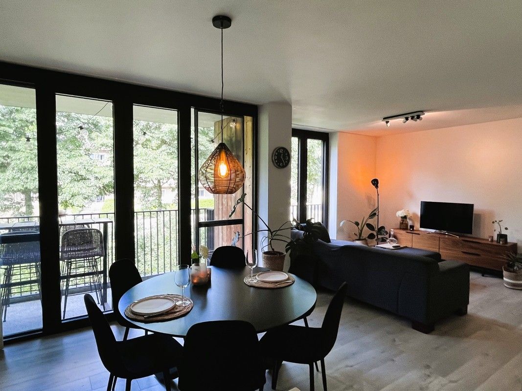Appartement met terrassen en garage te huur foto 2