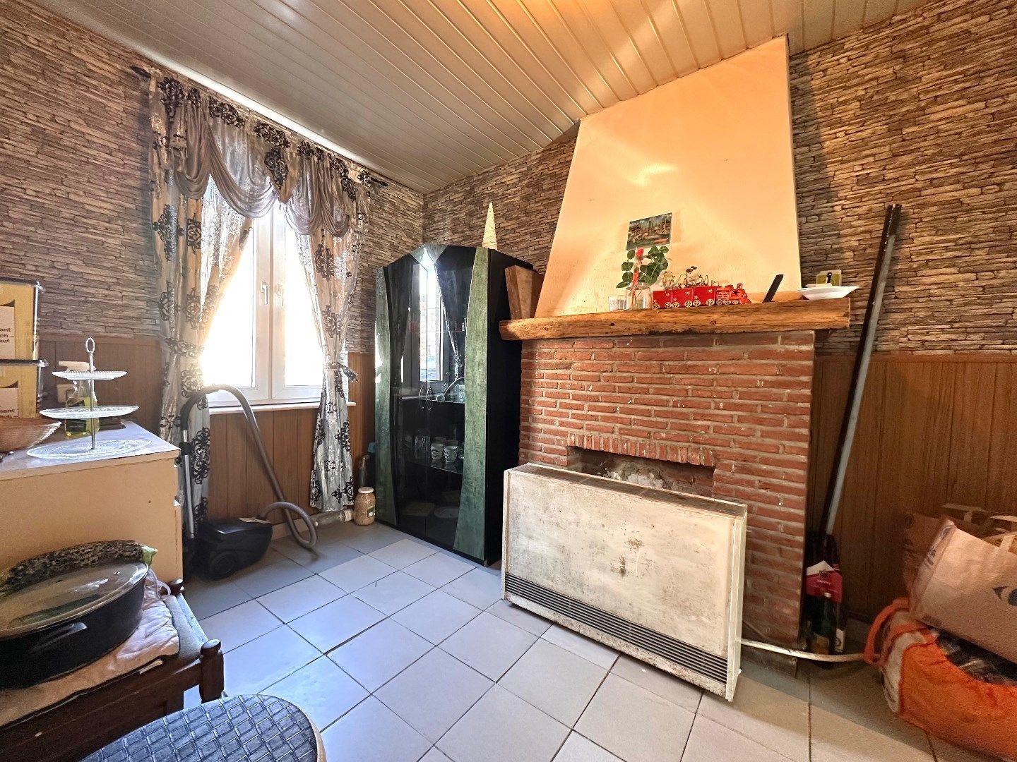 Te renoveren woning met tuin op toplocatie in Tongeren. foto 4