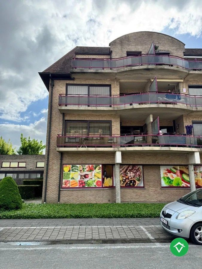 Appartement met 3 slaapkamers en garage te Kortemark  foto {{pictureIndex}}