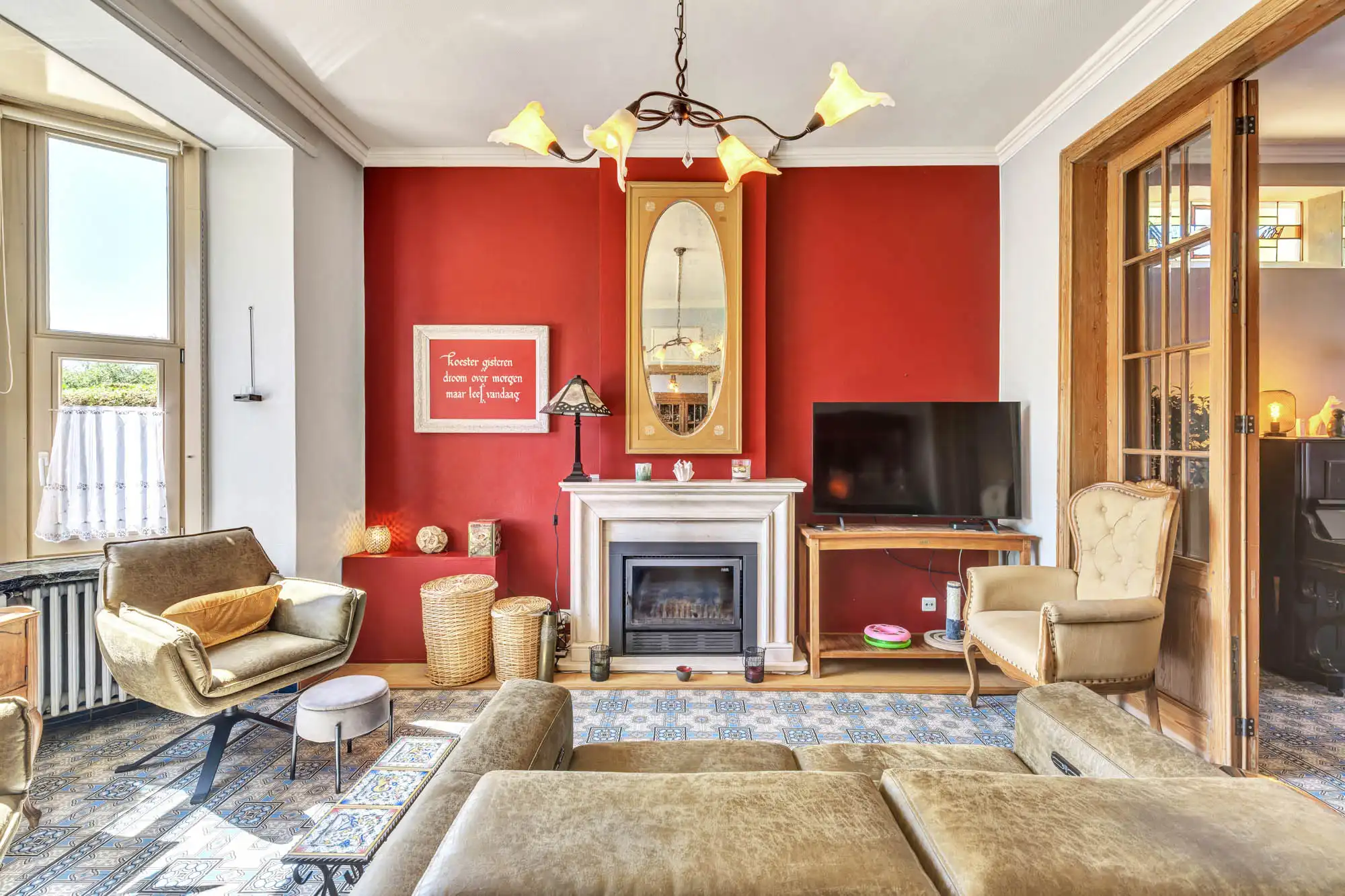 Karaktervolle ruime woning met zwembad nabij Ooidonk foto 3
