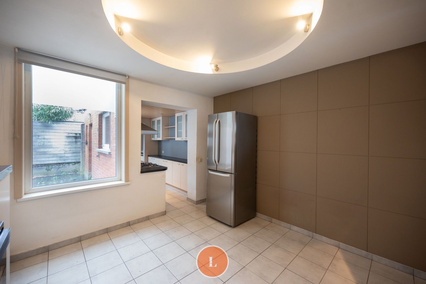 Op te frissen woning woning met 3 slaapkamers. foto {{pictureIndex}}