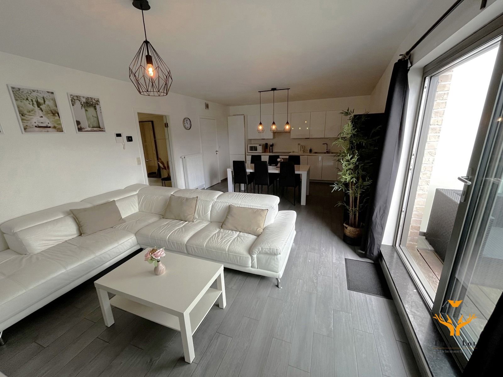 Bemeubeld appartement met 2 slaapkamers foto 5