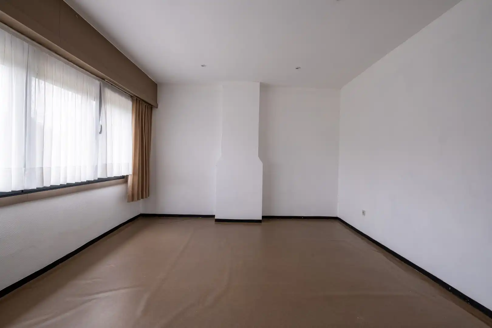 Ruime woning met 3 slaapkamers foto 19