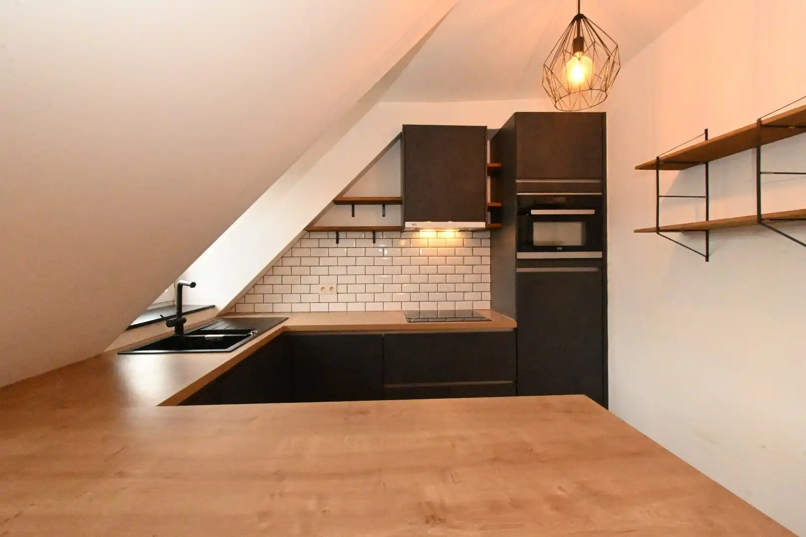 Dakappartement met 2 slaapkamers gelegen dorpskern Knesselare foto 13