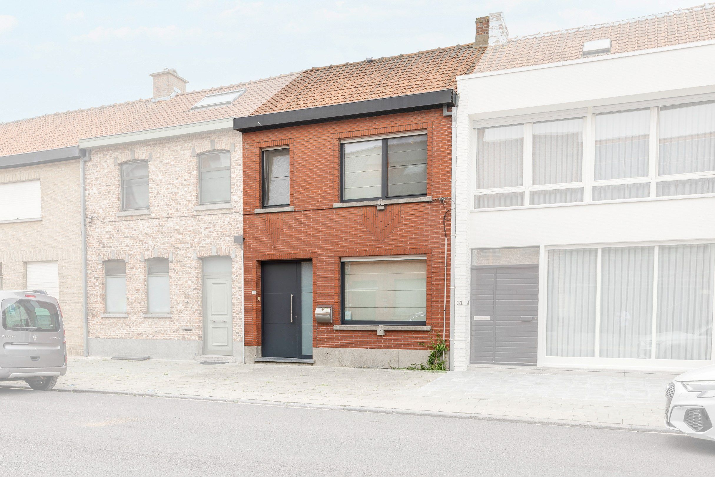 GERENOVEERDE WONING MET TUIN EN UITWEG foto 2