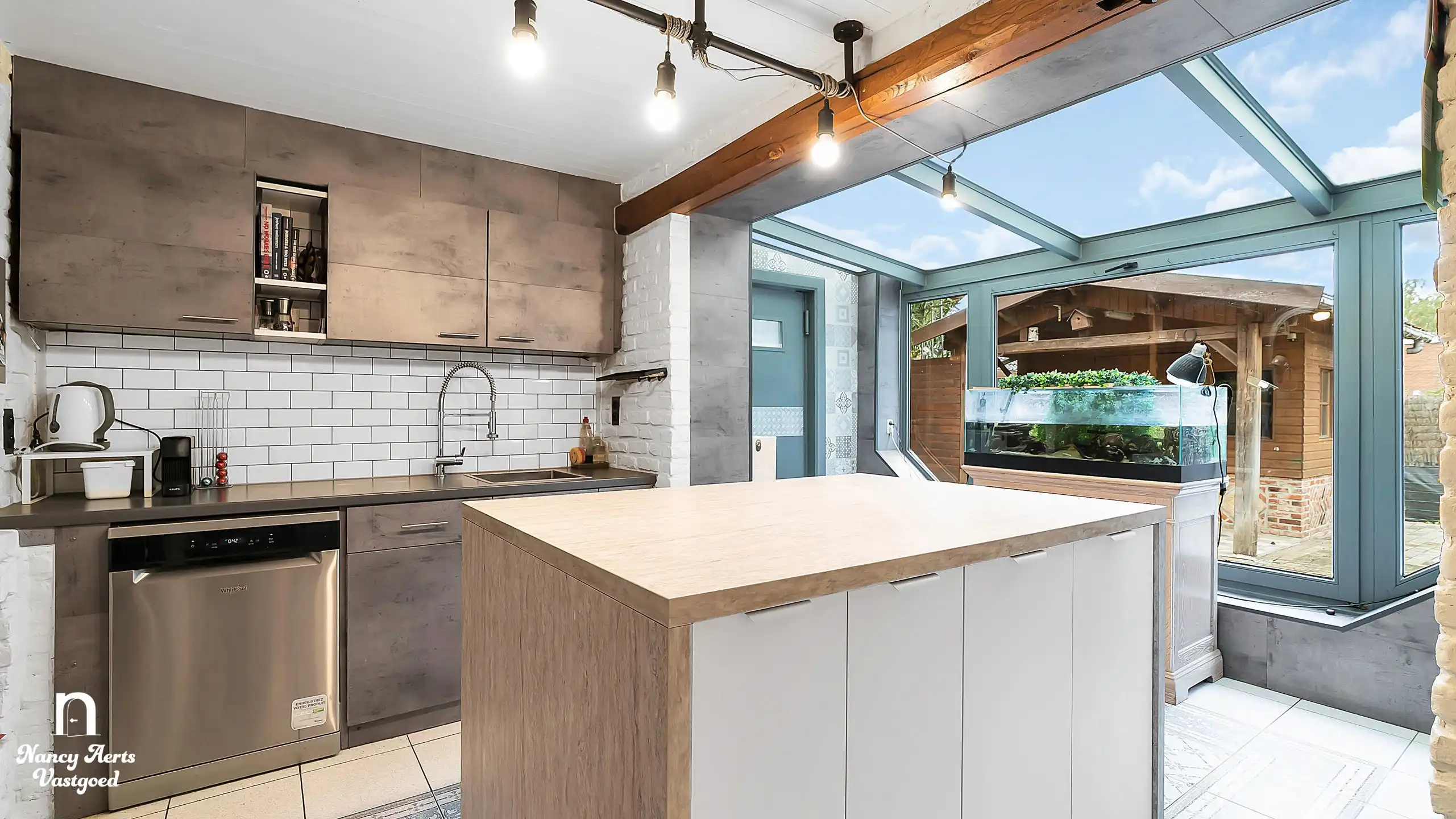 Halfopen gezinswoning met 3 slaapkamers en zonnige tuin foto 11