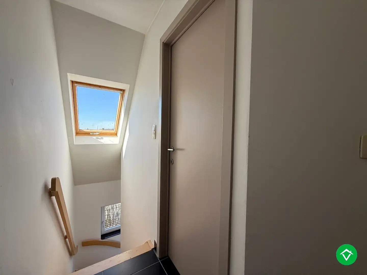 Duplexappartement met twee slaapkamers, zonneterras en parking te Moorslede  foto 12