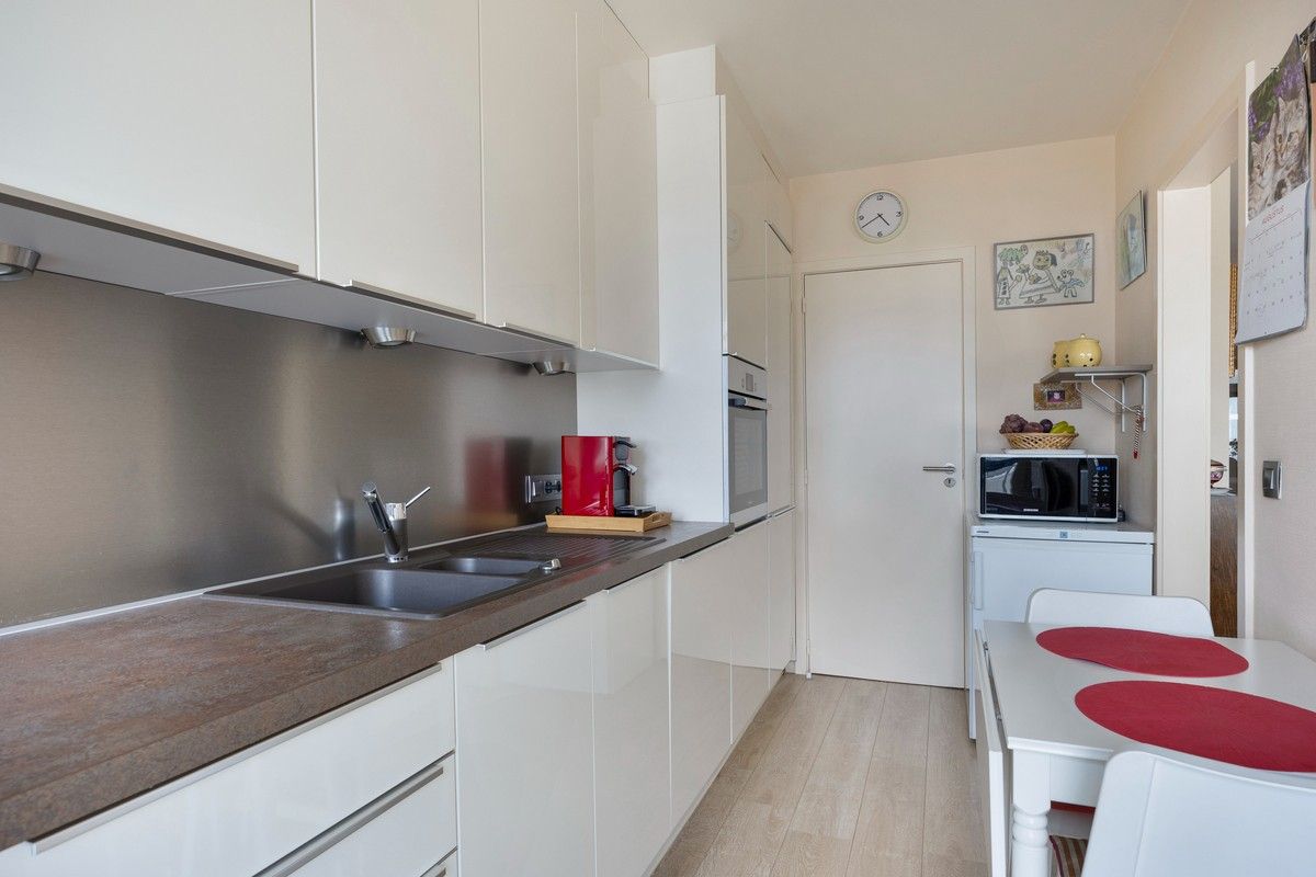 Tweeslaapkamer appartement met mooie verrrezichten over de torens van Gent. foto 6