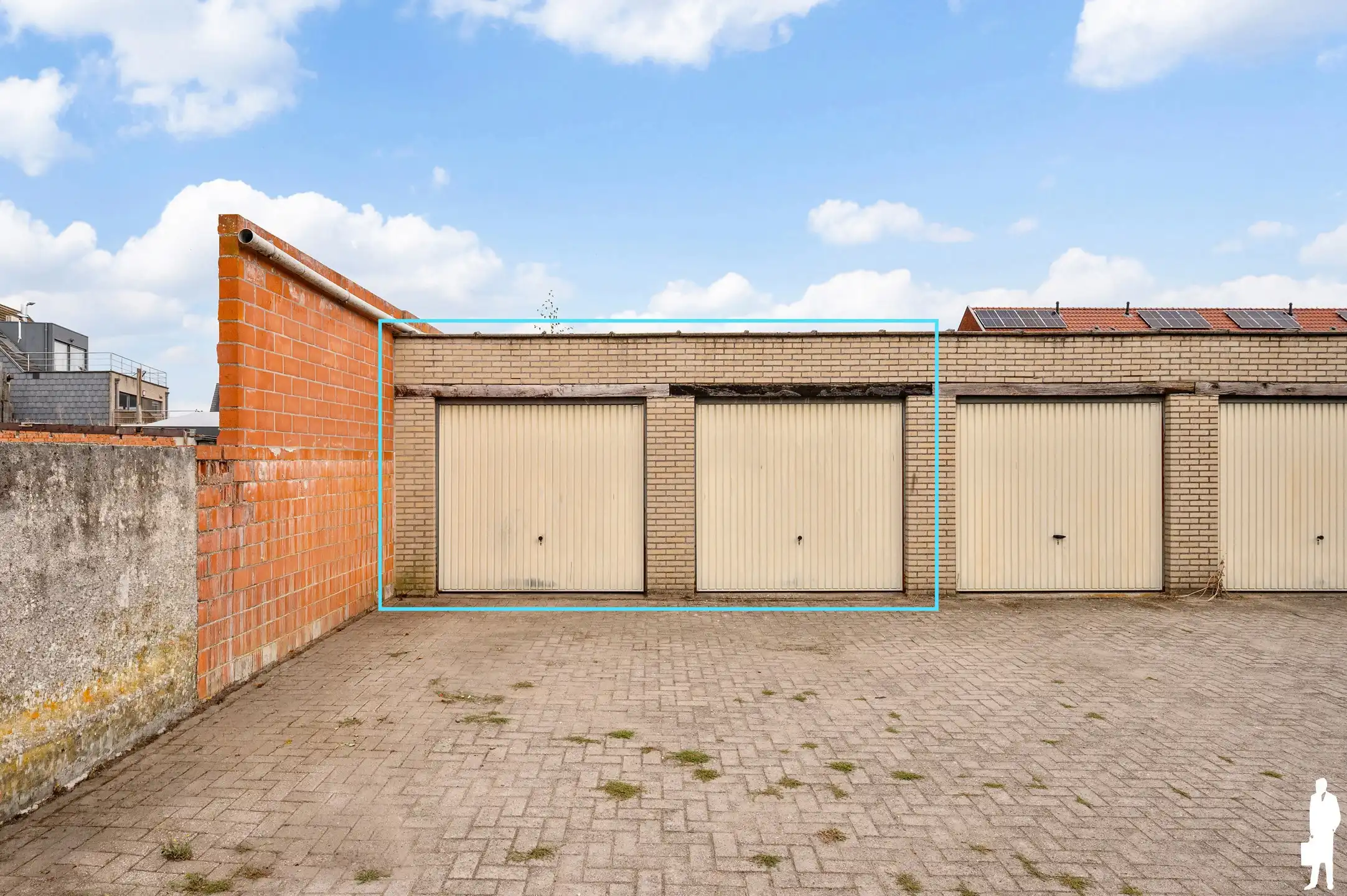 Handelspand met duplex appartement, terras en 2 garageboxen in centrum Nieuwmoer foto 27