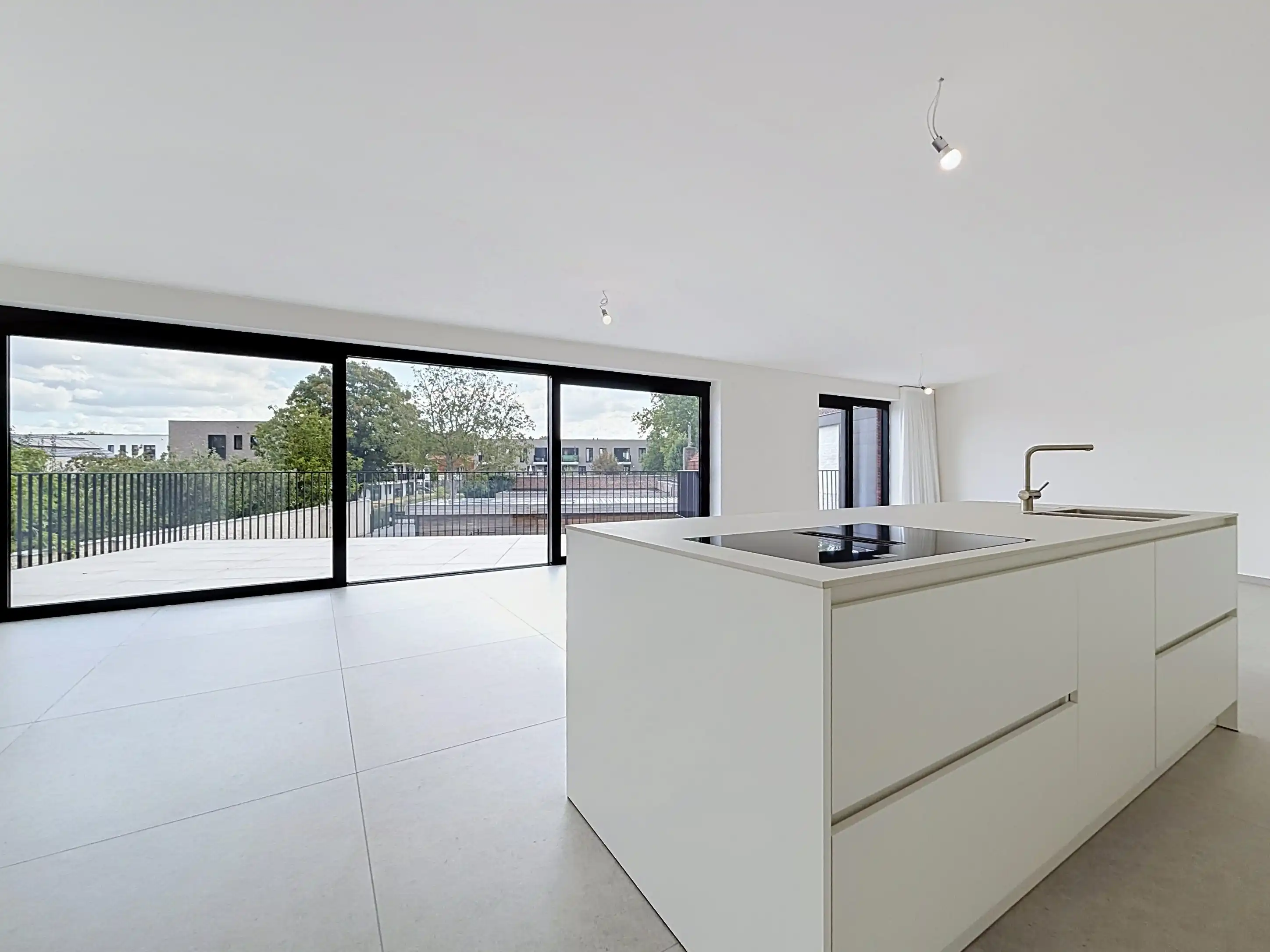 Nieuwbouwappartement te koop in Marke met 2 slaapkamers, zeer ruim terras van 50m² en een ruime woonoppervlakte foto 6