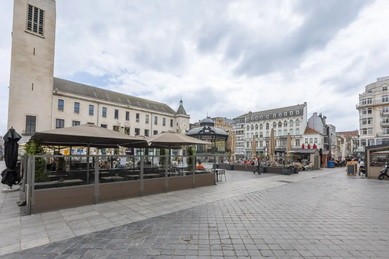 LICHTRIJKE, GERENOVEERDE STUDIO OP TOPLOCATIE AAN HET WAPENPLEIN foto 12