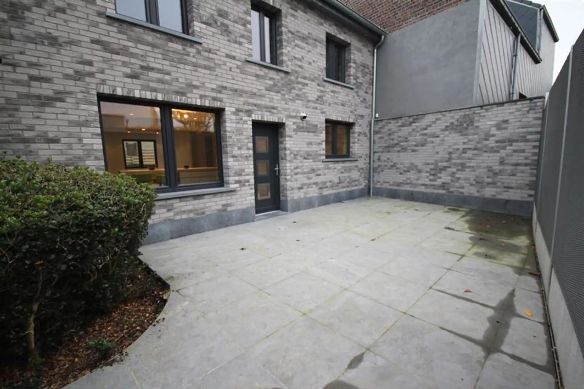 Fijn gelegen en recent gerenoveerde 4 slaapkamer woning foto 23