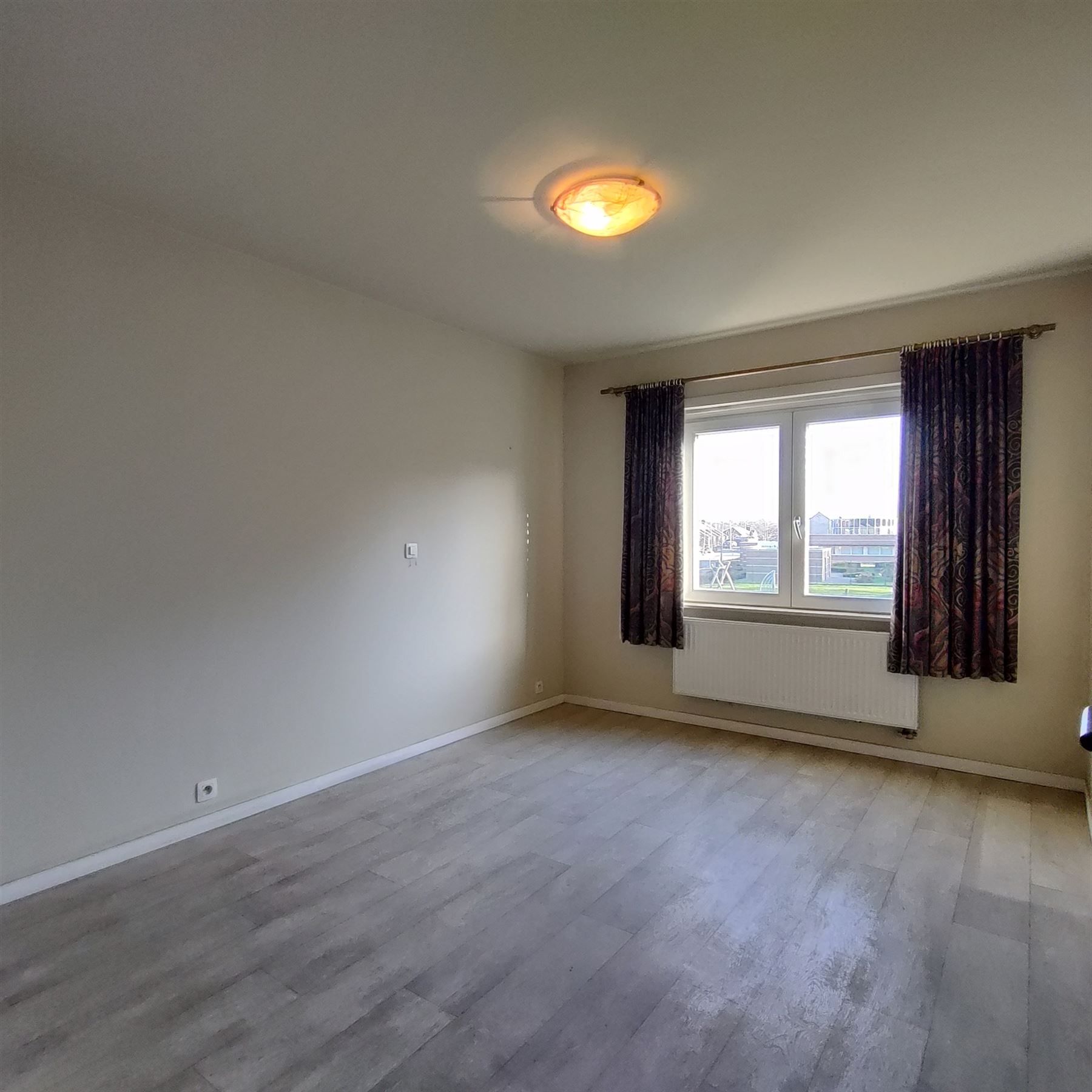 Lichtrijk appartement met 1 slaapkamer foto 4