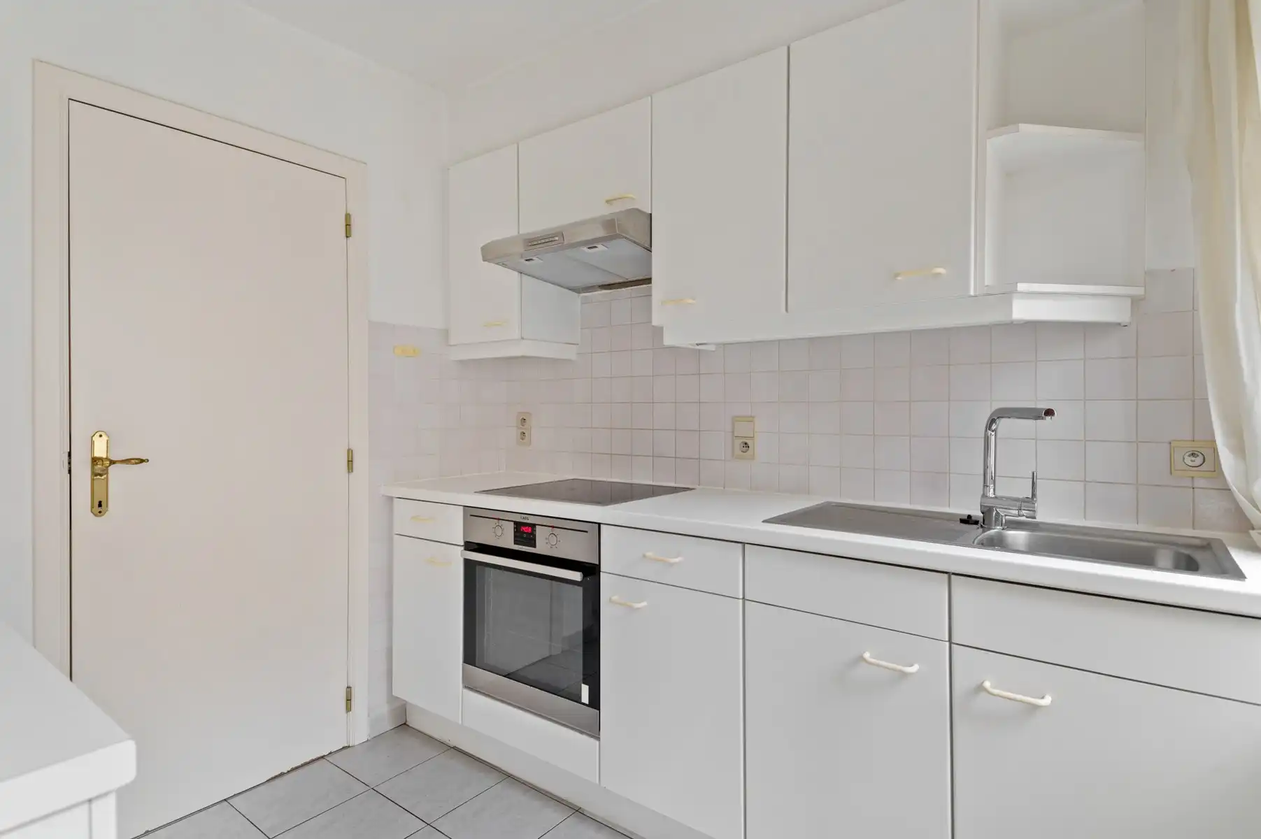 Appartement met terras en staanplaats in karaktervol historisch gebouw foto 12