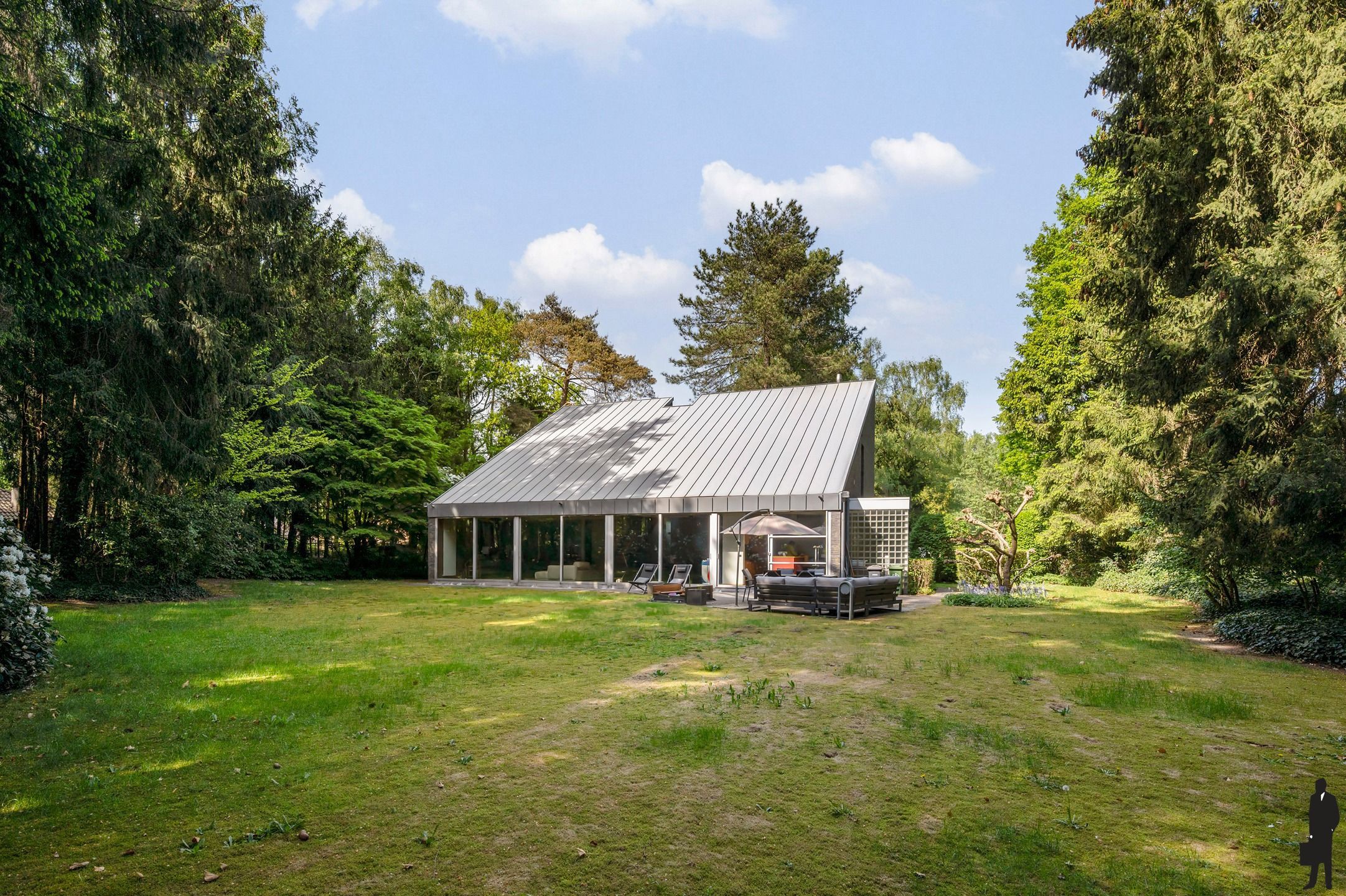 Moderne woning op perceel van ca. 3.500m² foto 27