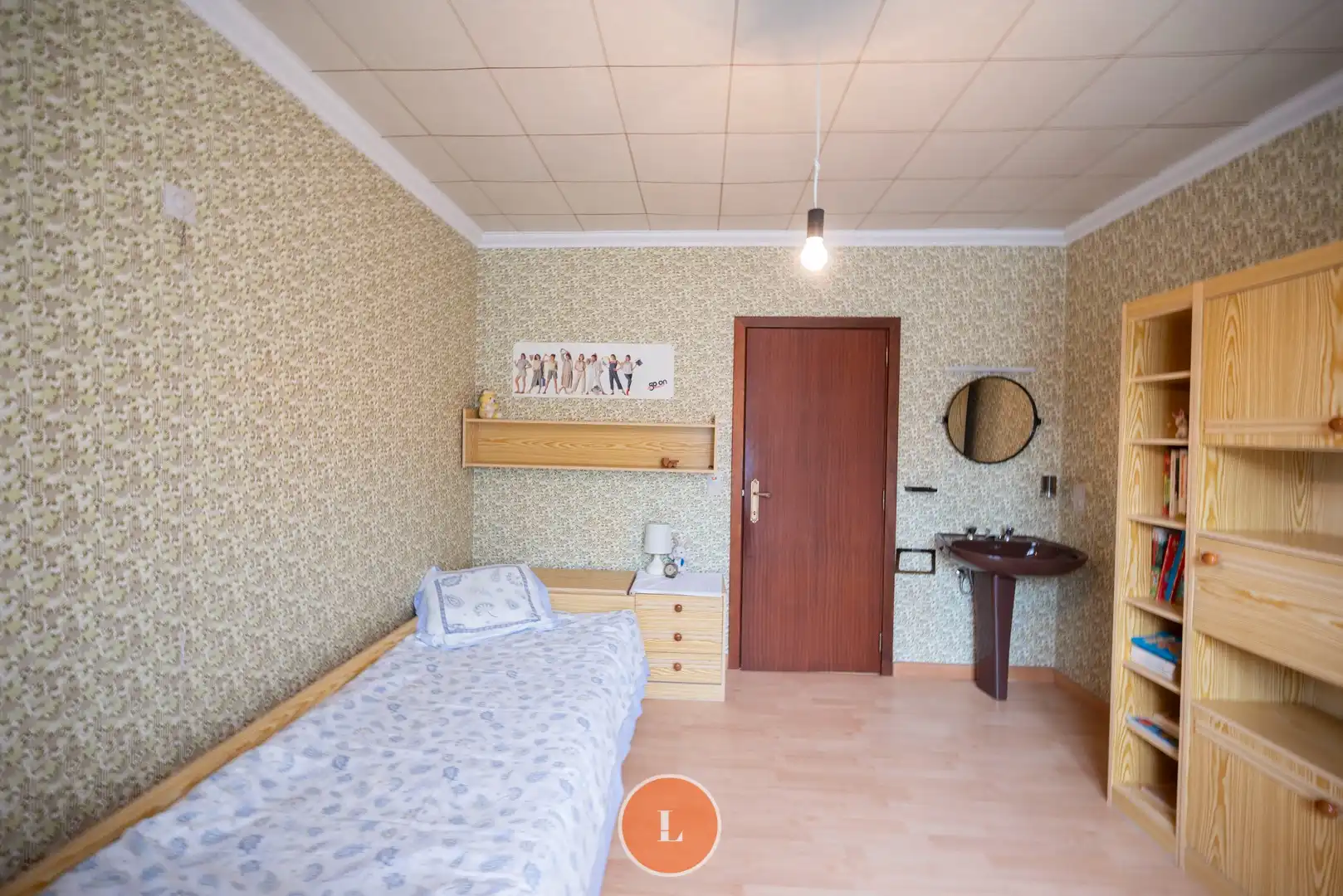 Alleenstaande statige bungalow met tuin en garage foto 12