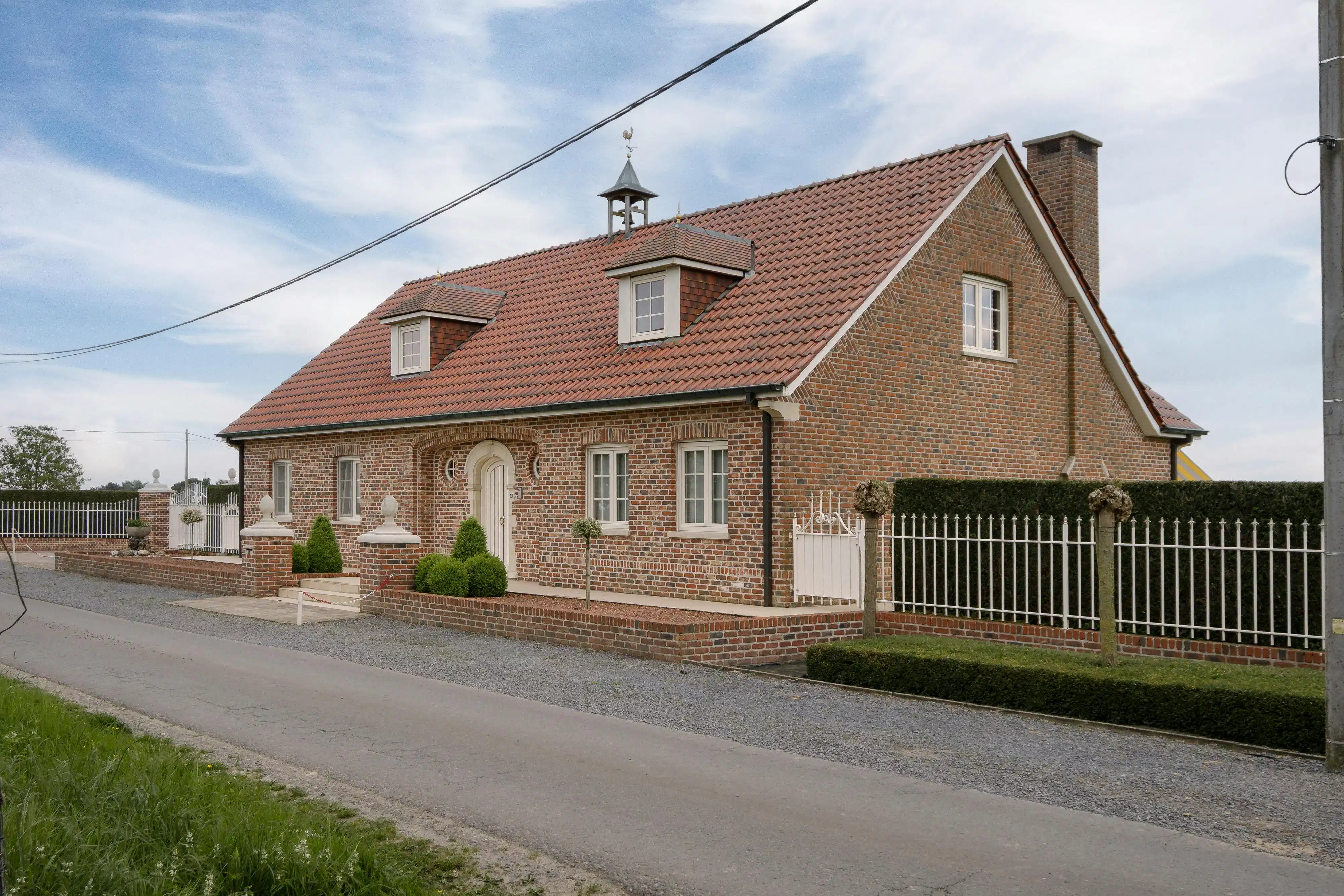 Landelijke villa met bijgebouwen op rustige, groene ligging foto 4