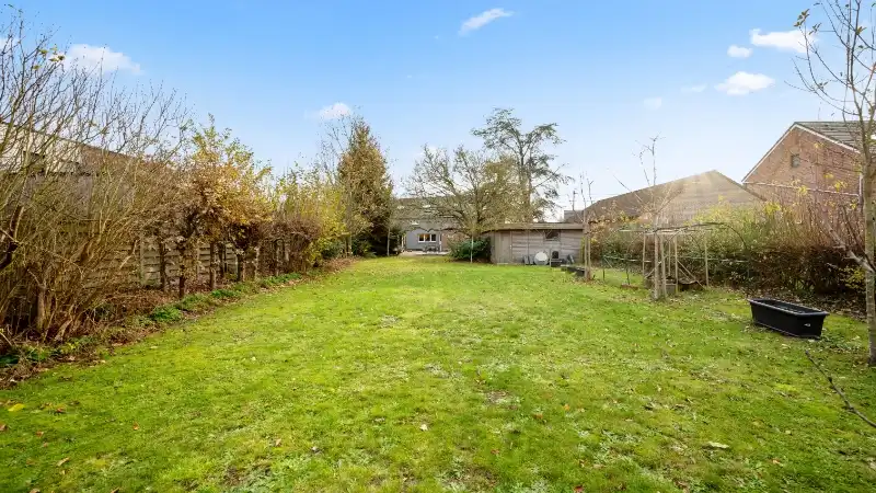 Ruime woning van 256m² op 10 are 32 ca foto 2