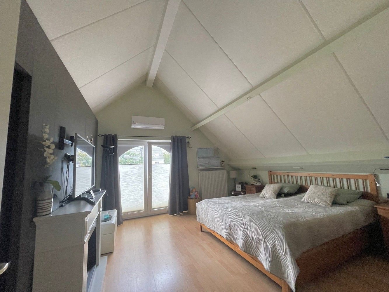 Woning met inpandige garage en tuin foto 18