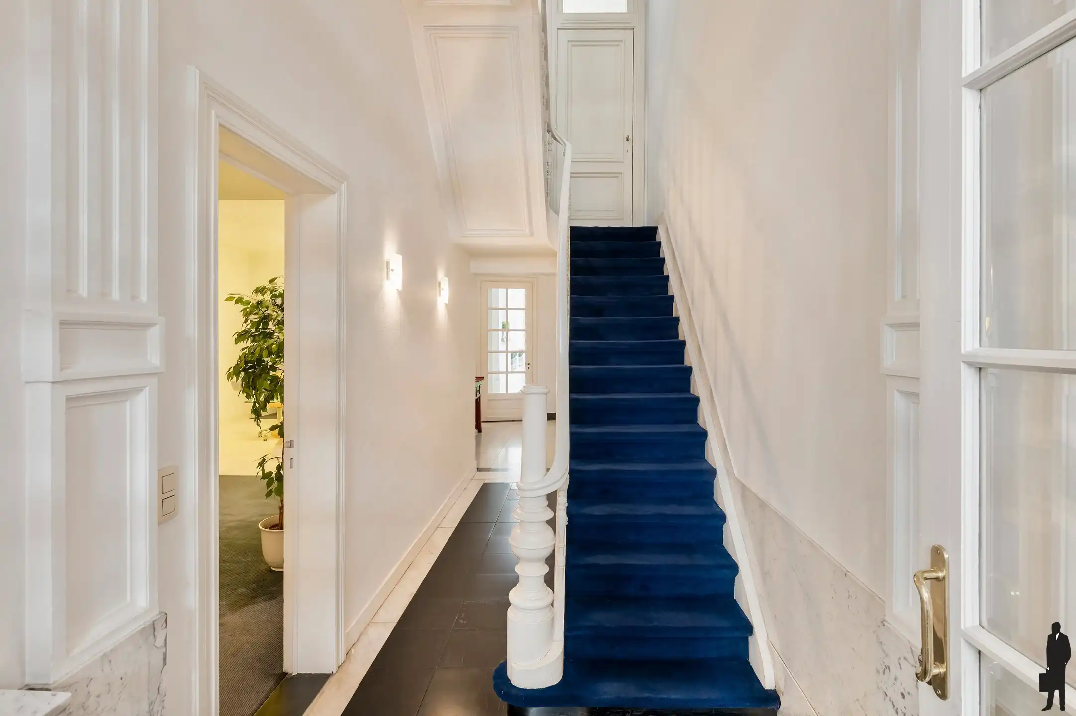 Statig herenhuis met praktijkruimte op toplocatie in Antwerpen foto 19