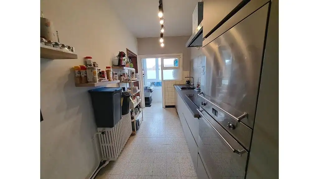 2-slaapkamerappartement met Terras en Garage te koop in Brugge foto 6