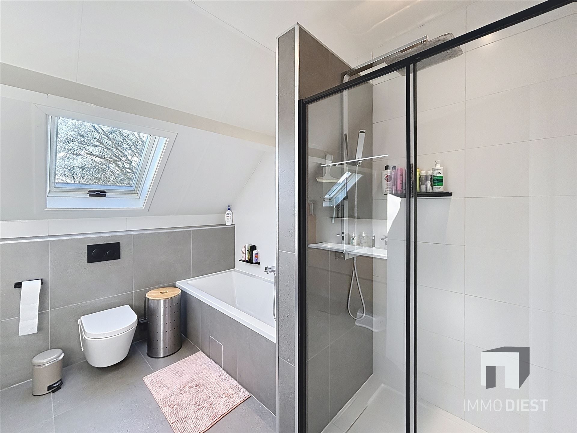 Perfecte gezinswoning in doodlopende straat met 3slpks en een mooie tuin foto 34